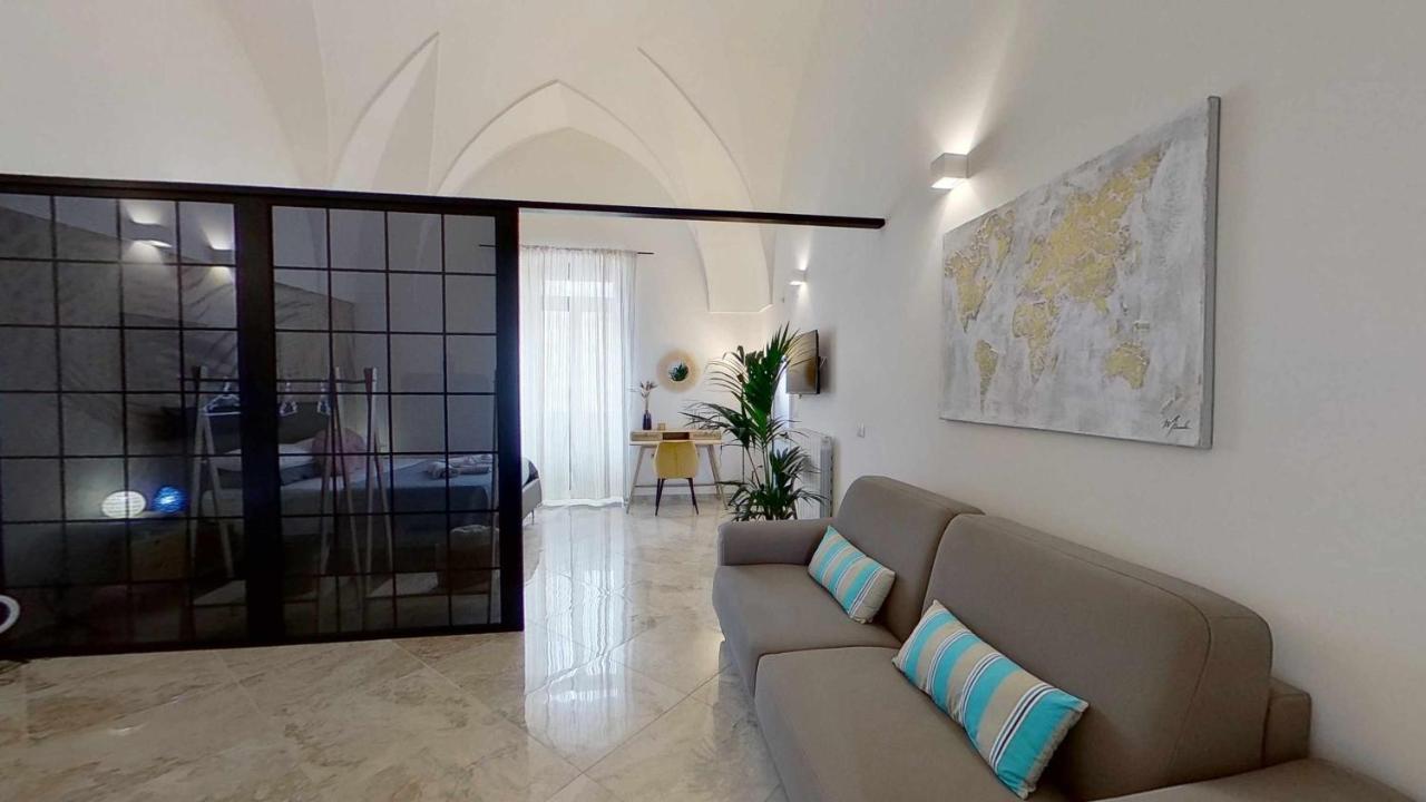 Zephir Apartments Brindisi Bagian luar foto