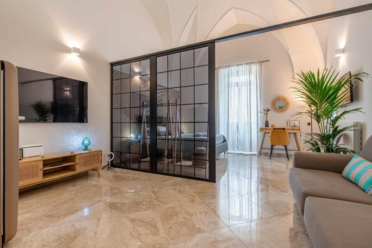 Zephir Apartments Brindisi Bagian luar foto