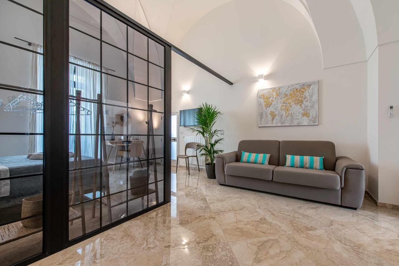 Zephir Apartments Brindisi Bagian luar foto