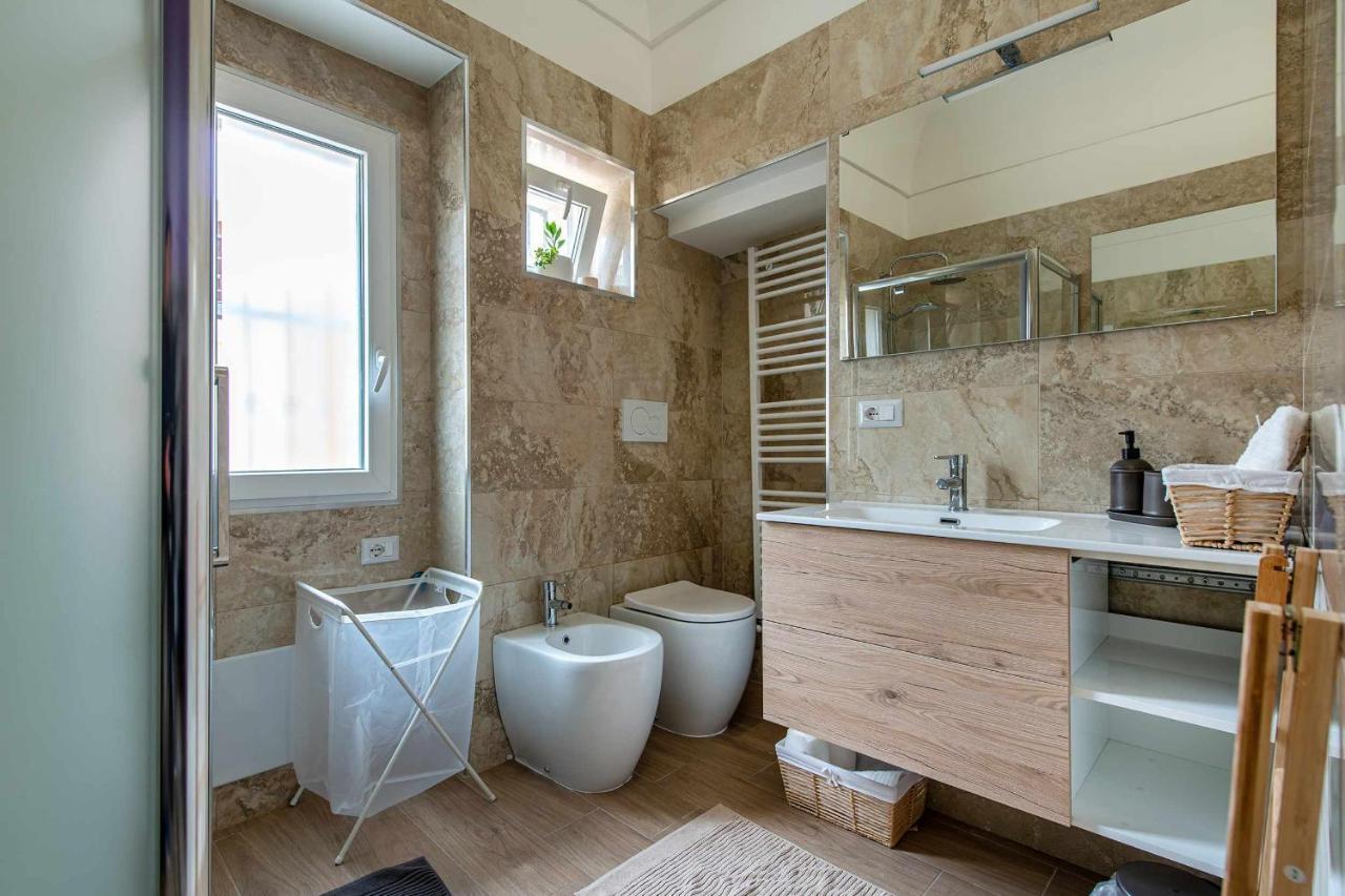 Zephir Apartments Brindisi Bagian luar foto
